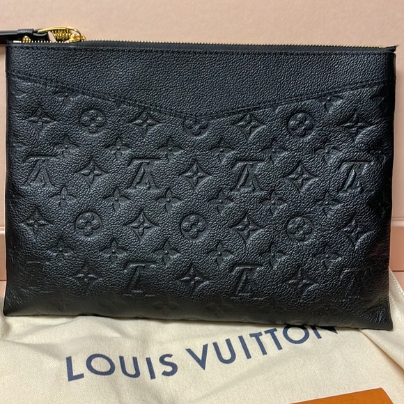 Daily pouch in black with receipt and box - Picture 4 of 14